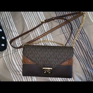 NWT Michael Kors Wallet on a Chain